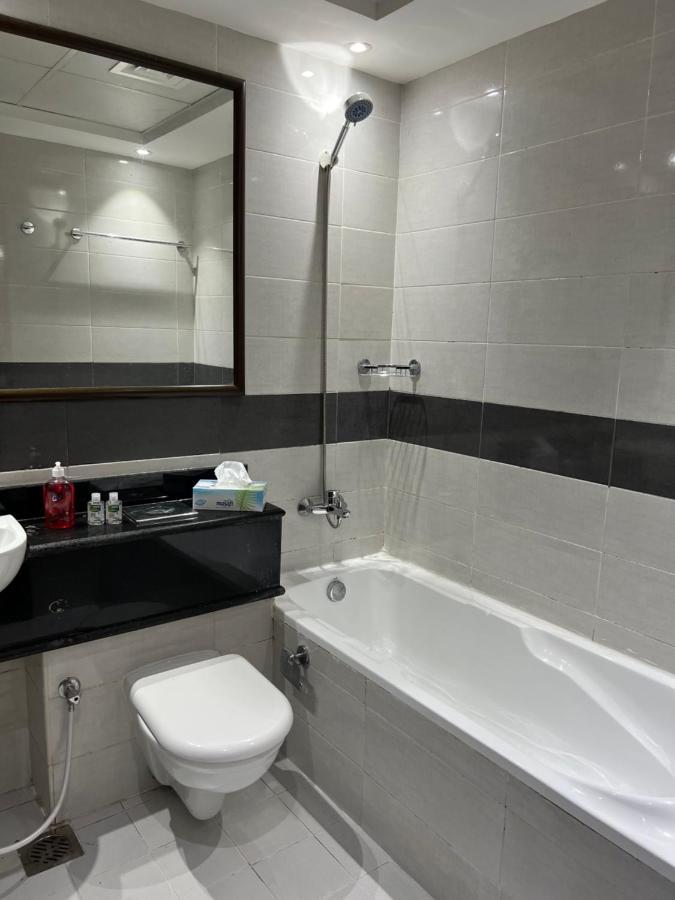 Grand Pearl Hostel For Boys 두바이 외부 사진